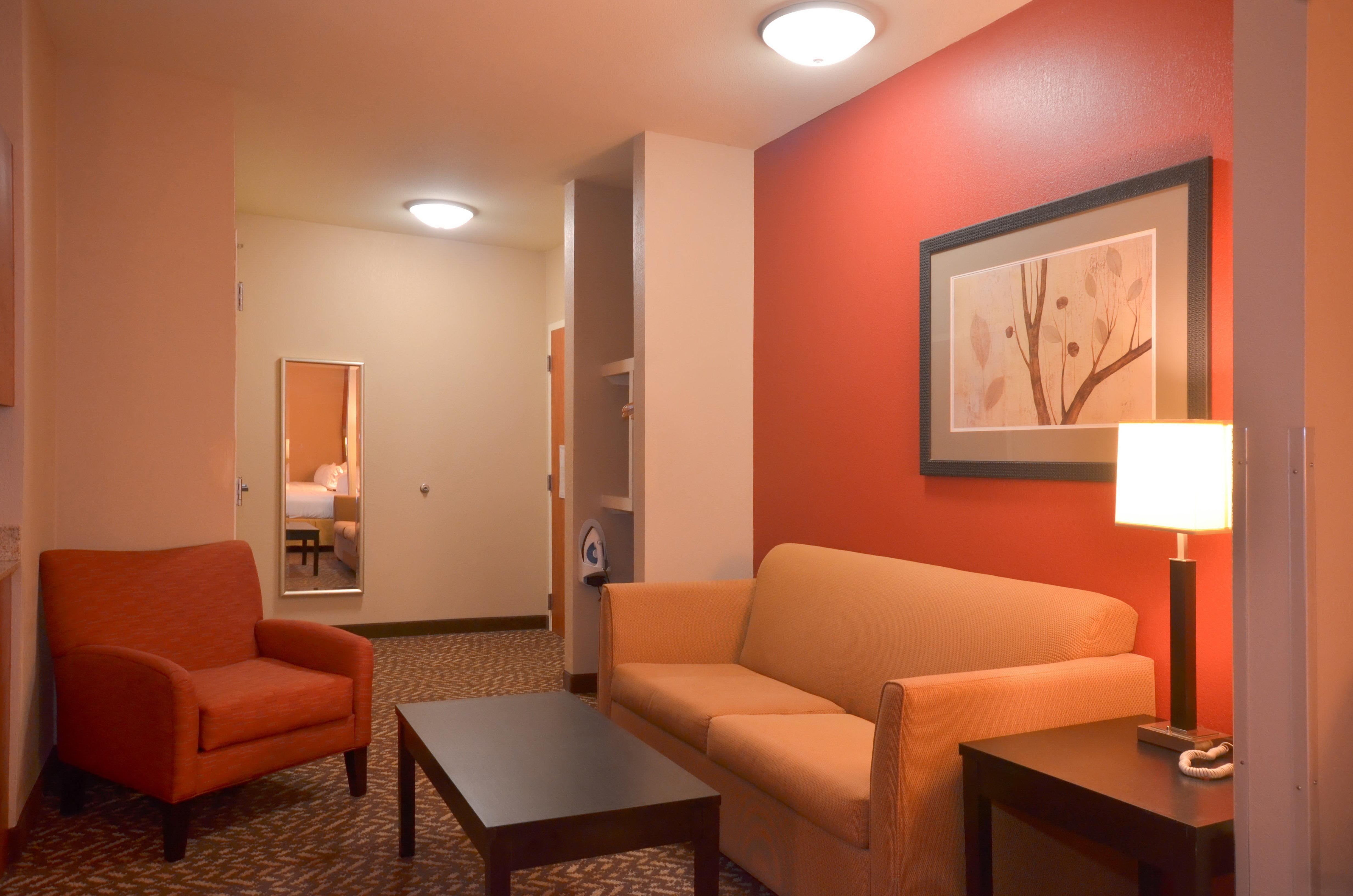 Holiday Inn Express & Suites Pine Bluff/Pines Mall By Ihg Exterior photo