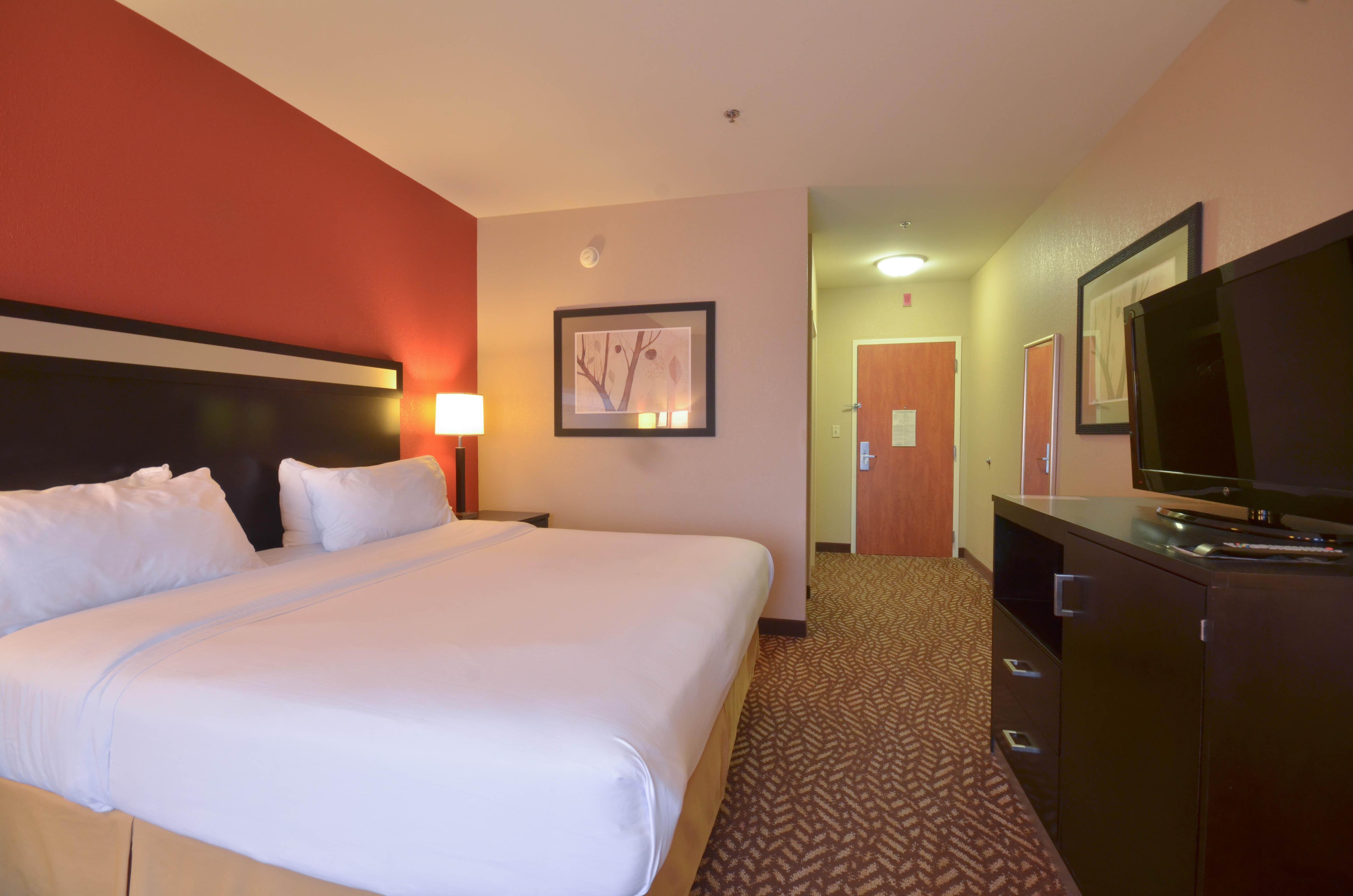 Holiday Inn Express & Suites Pine Bluff/Pines Mall By Ihg Exterior photo